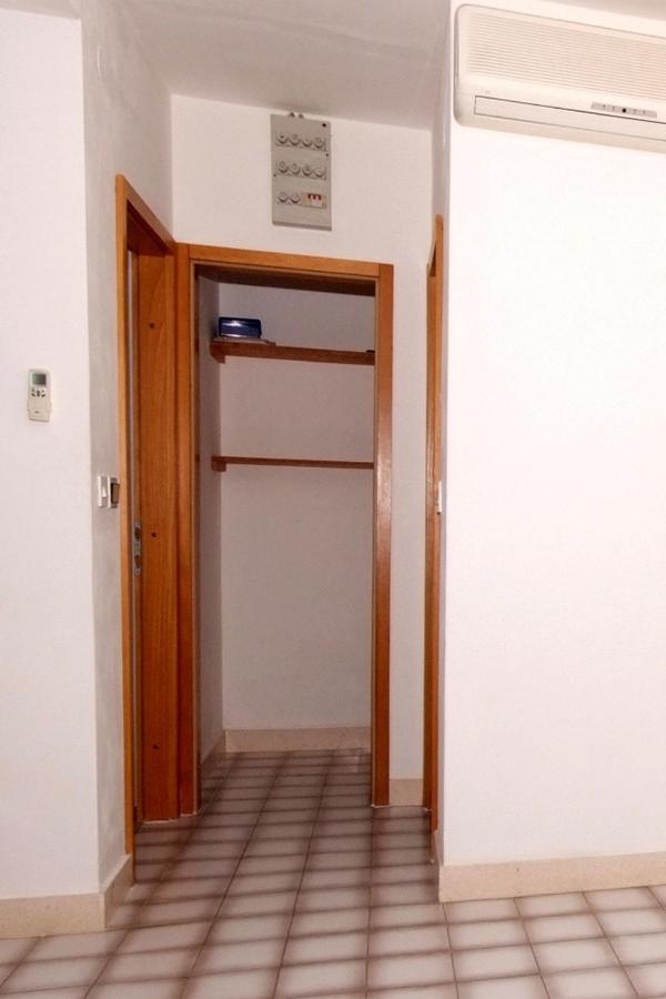 Apartments By The Sea Prizba, Korcula - 9255 Екстериор снимка